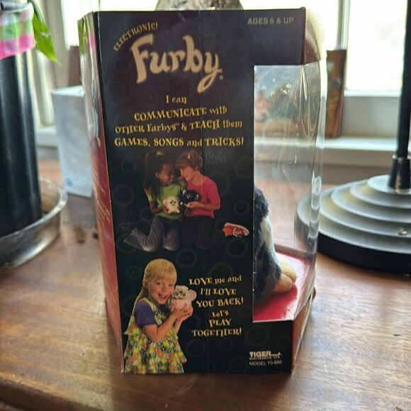 SPECIAL 1999 LIMITED EDITION RARE MISPRINT BOX GRADUATION FURBY #70-886 - Picture 6 of 6